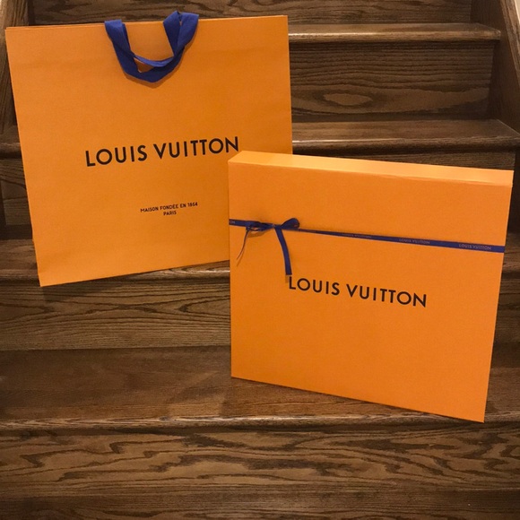 Louis Vuitton Neverfull Box and shopping bag - Picture 1 of 6